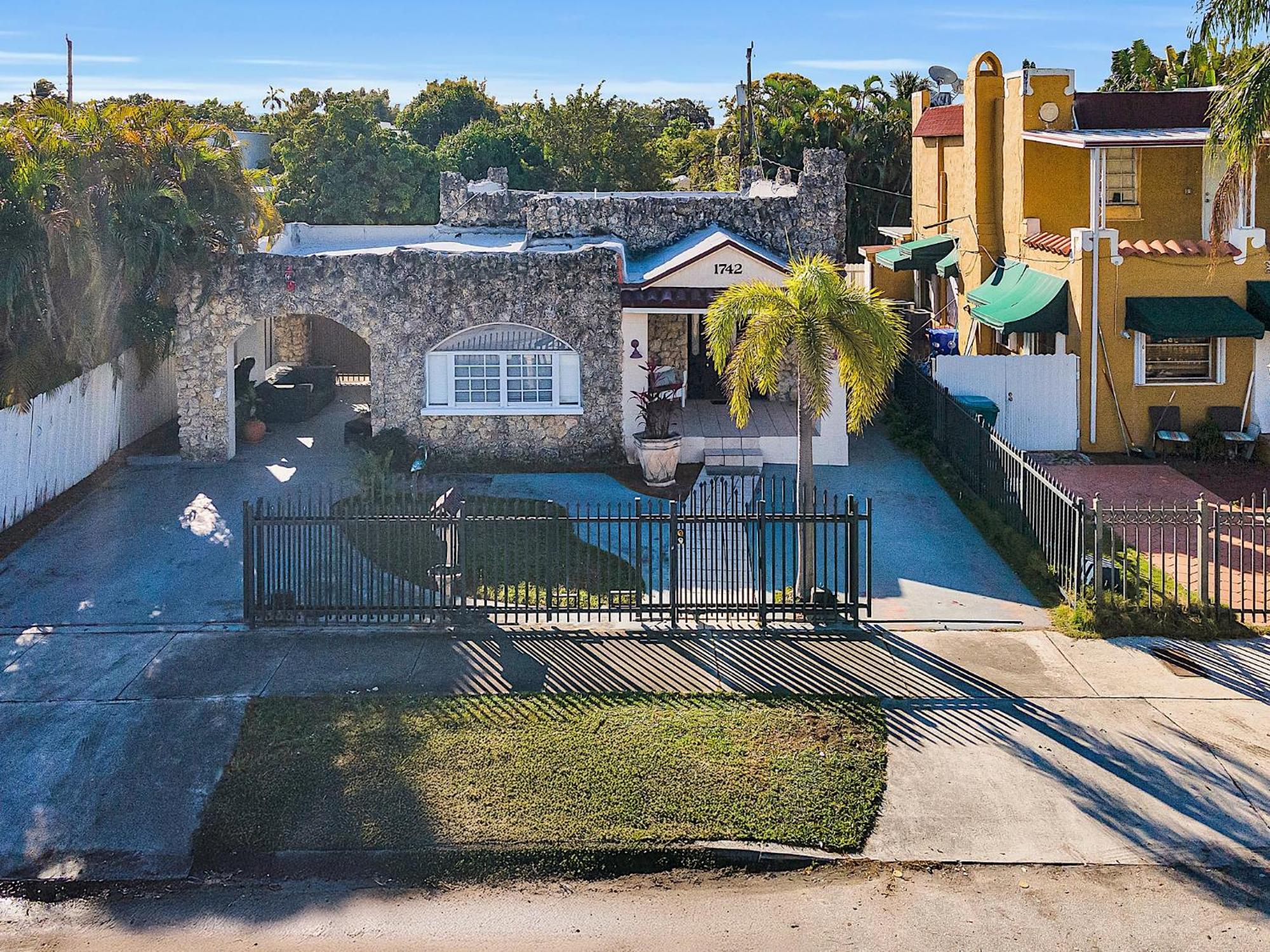 Private Room In Little Havana Маями Екстериор снимка