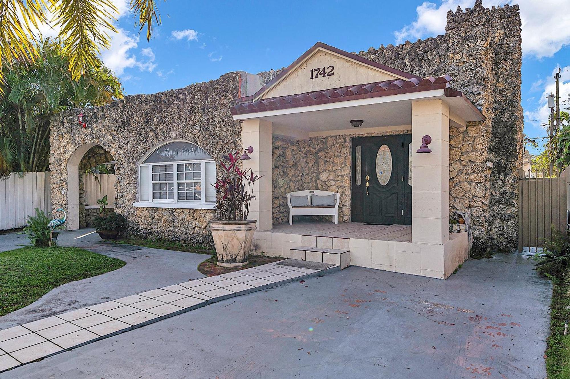 Private Room In Little Havana Маями Екстериор снимка