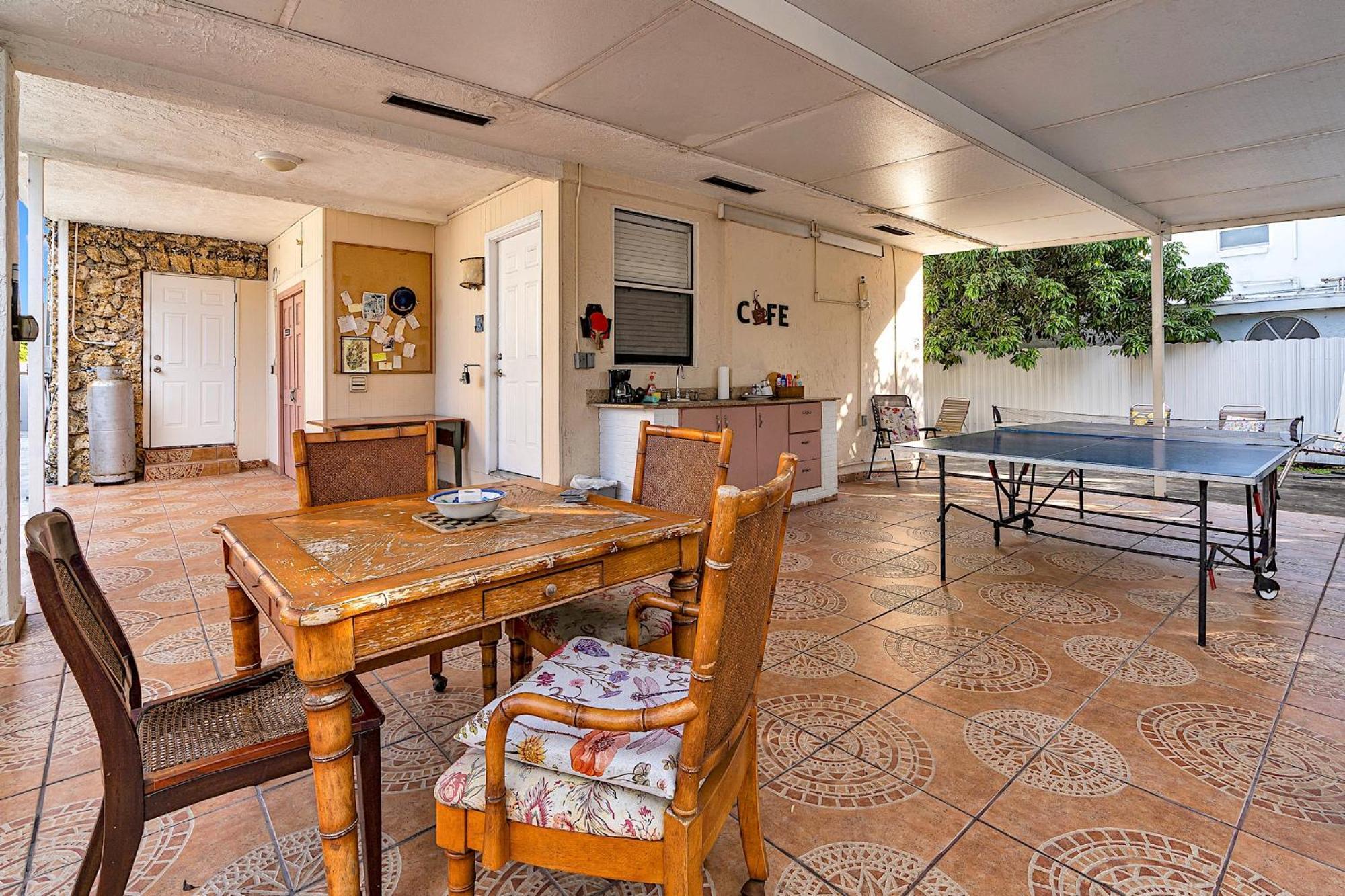 Private Room In Little Havana Маями Екстериор снимка