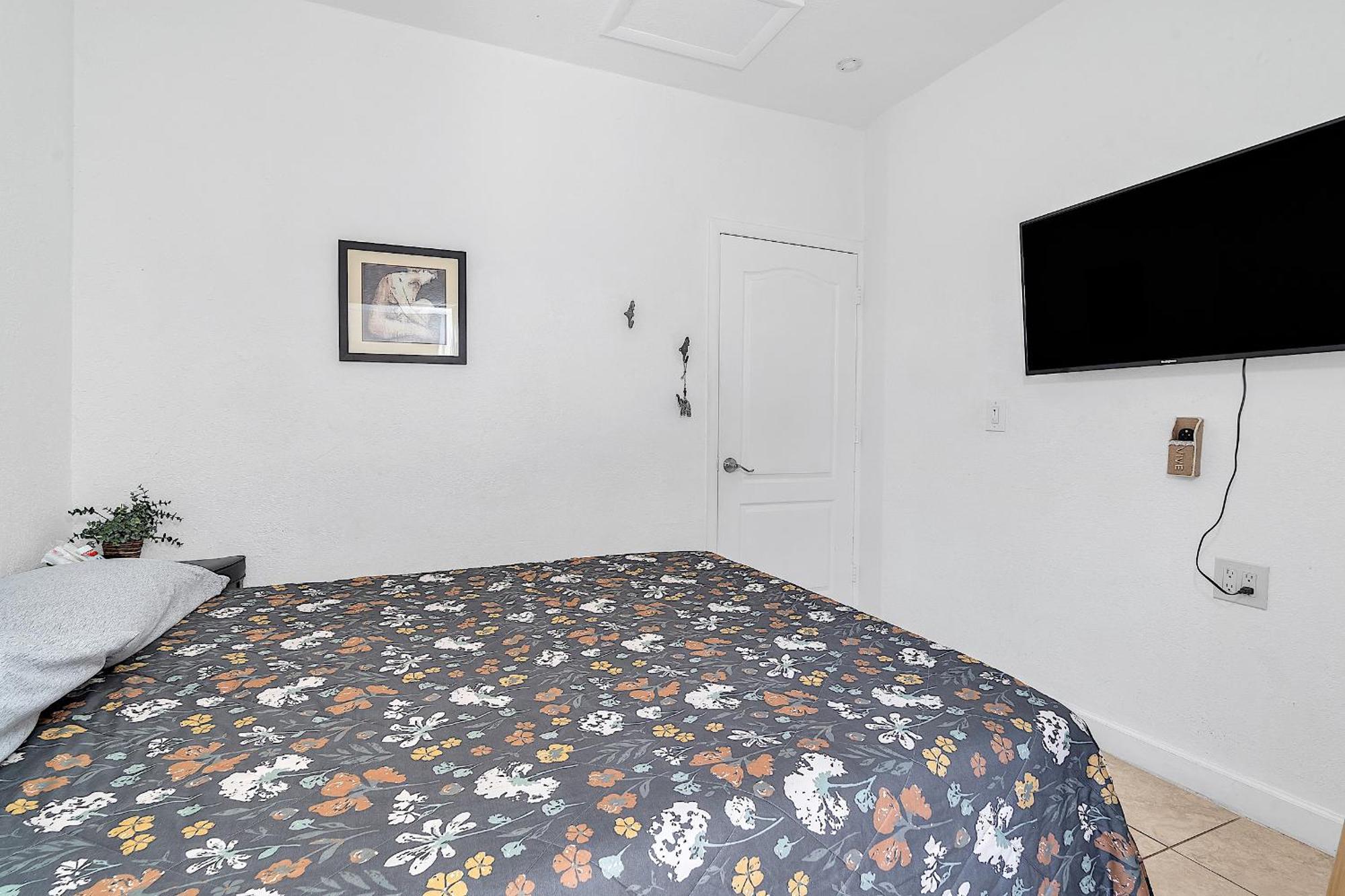 Private Room In Little Havana Маями Екстериор снимка
